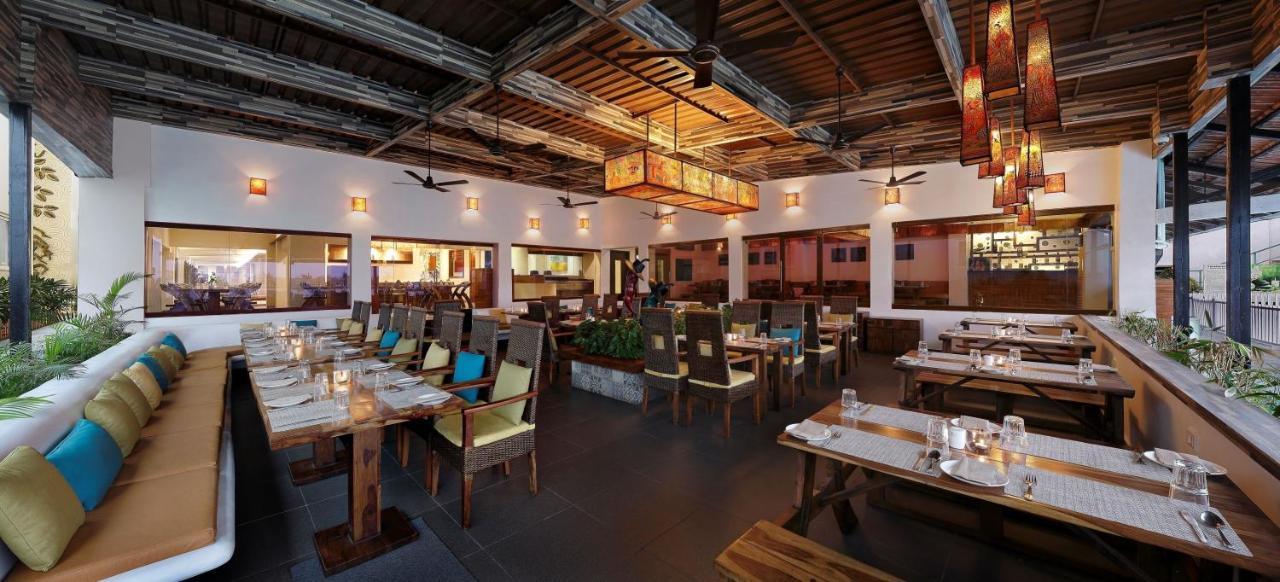 The Andhra Art & Craft Hotel Visakhapatnam Buitenkant foto